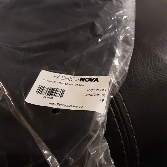 Fashion Nova Jeans - Picture 2 of 4